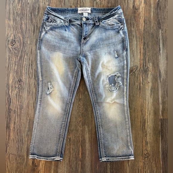 Hydraulic Bailey Blue Jean Capris Size 16 Distressed Embroidered Embellished Y2K - Picture 3 of 16